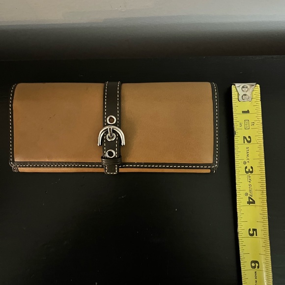 Coach SoHo Tan Leather Wallet/Case with Buckle - Picture 4 of 8